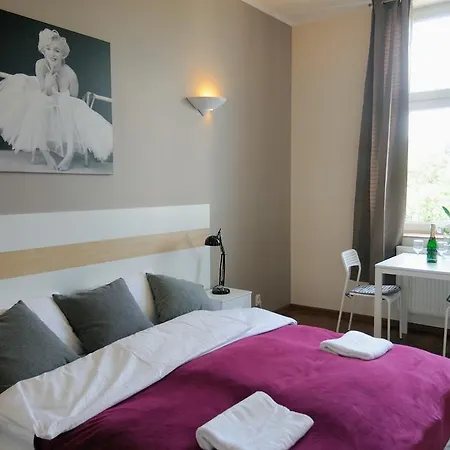 Apartman Hollywood